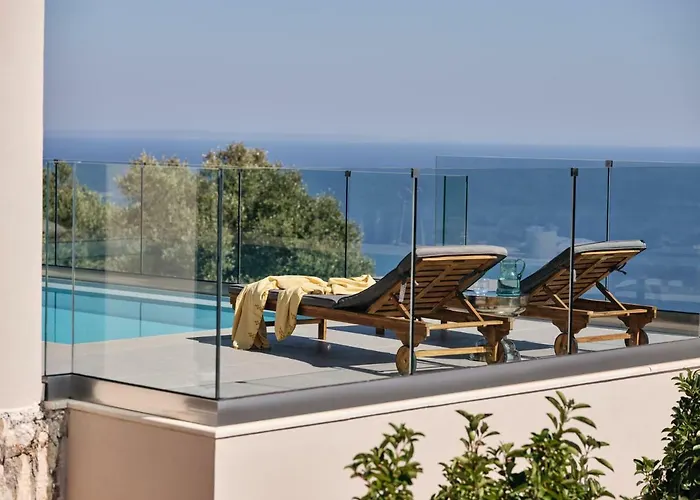 Thea Lux Villa