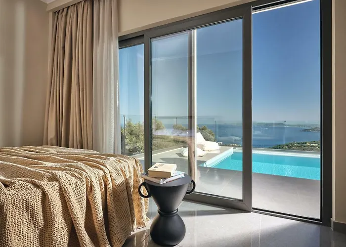 Thea Lux Villa