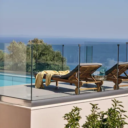 Thea Lux Vila